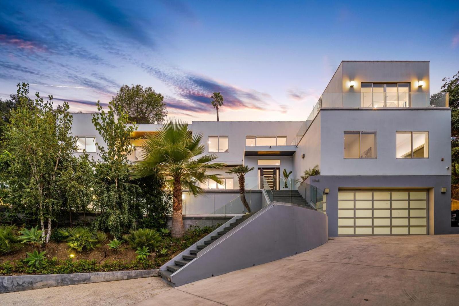 Villa Travis Modern Mansion